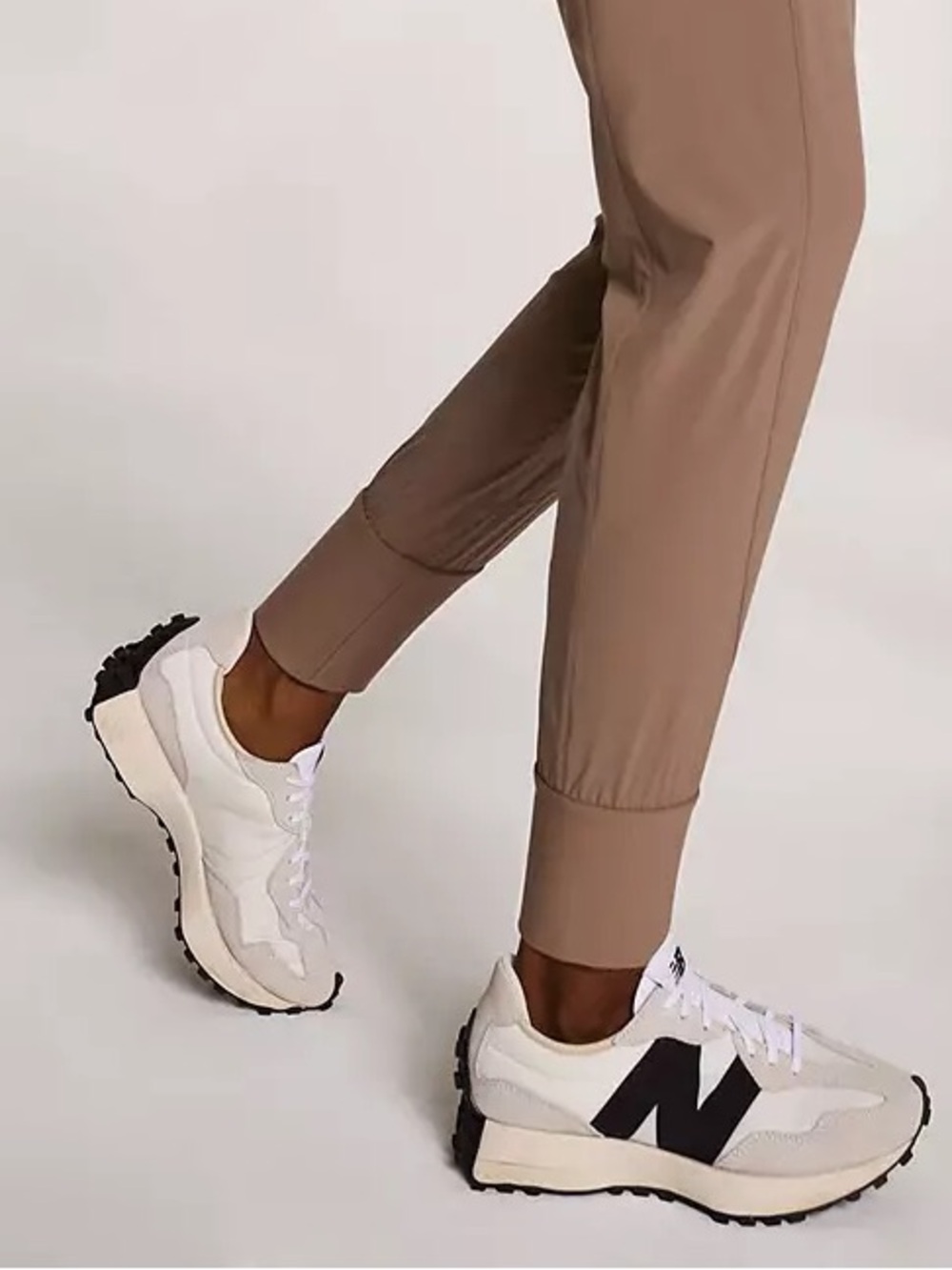 New Balance 327 Sneakers